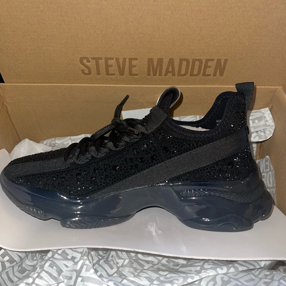 Steve Madden maxima sneakers